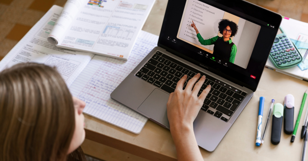 LMS-vs-Online-Learning-Platforms